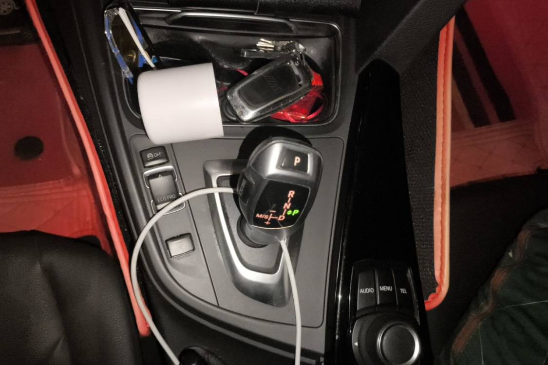BMW 3 Series 2017 immagine di auto #27