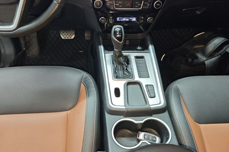 GEELY Vision X6 2017 immagine di auto #18