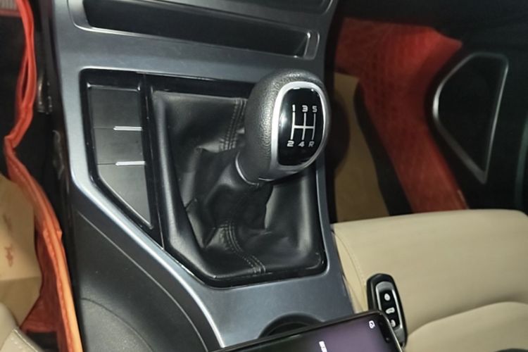 GEELY Emgrand 2019 #14 GEELY Emgrand 2019 car image #14