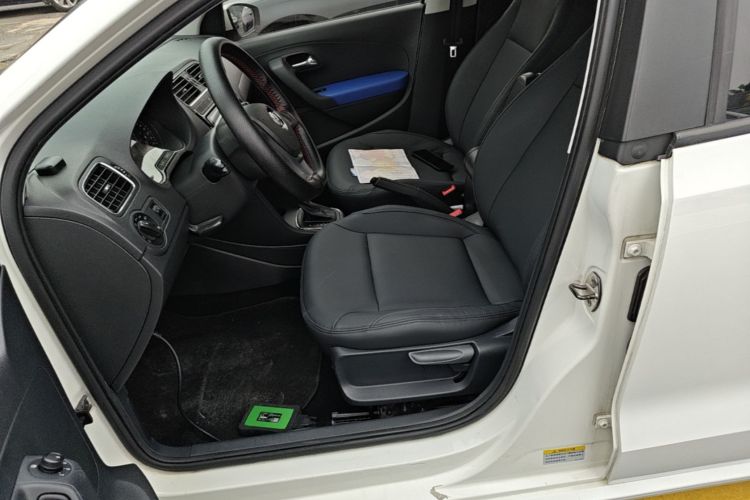 Volkswagen Polo 2015 #15 Volkswagen Polo 2015 car image #15
