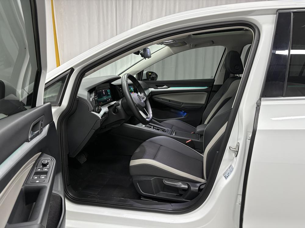 Volkswagen Golf 2020 car image #17