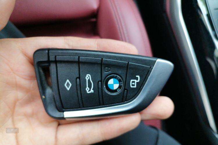 BMW 3 Series 2022 #10 BMW 3 Series 2022 صورة سيارة #10