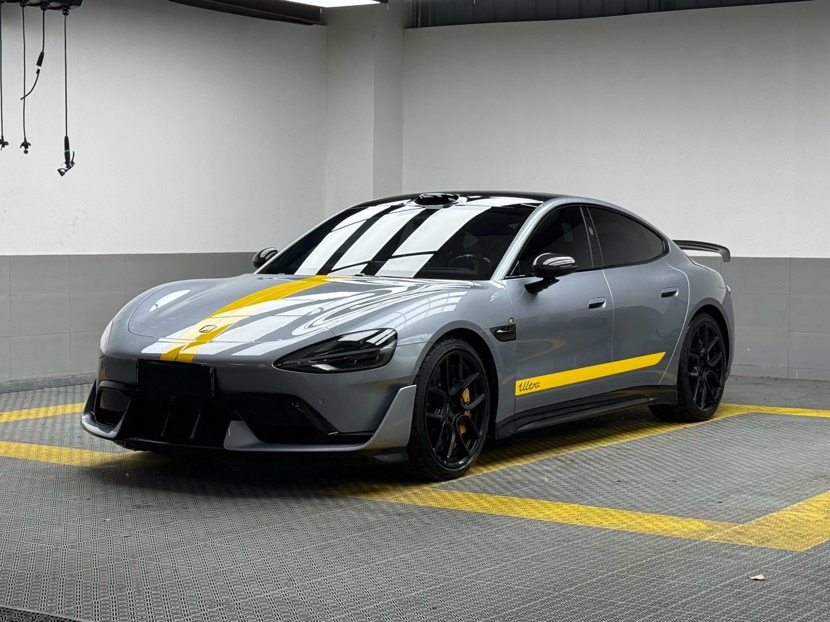 MI SU7 Ultra 2025 MI SU7 Ultra 2025 car image