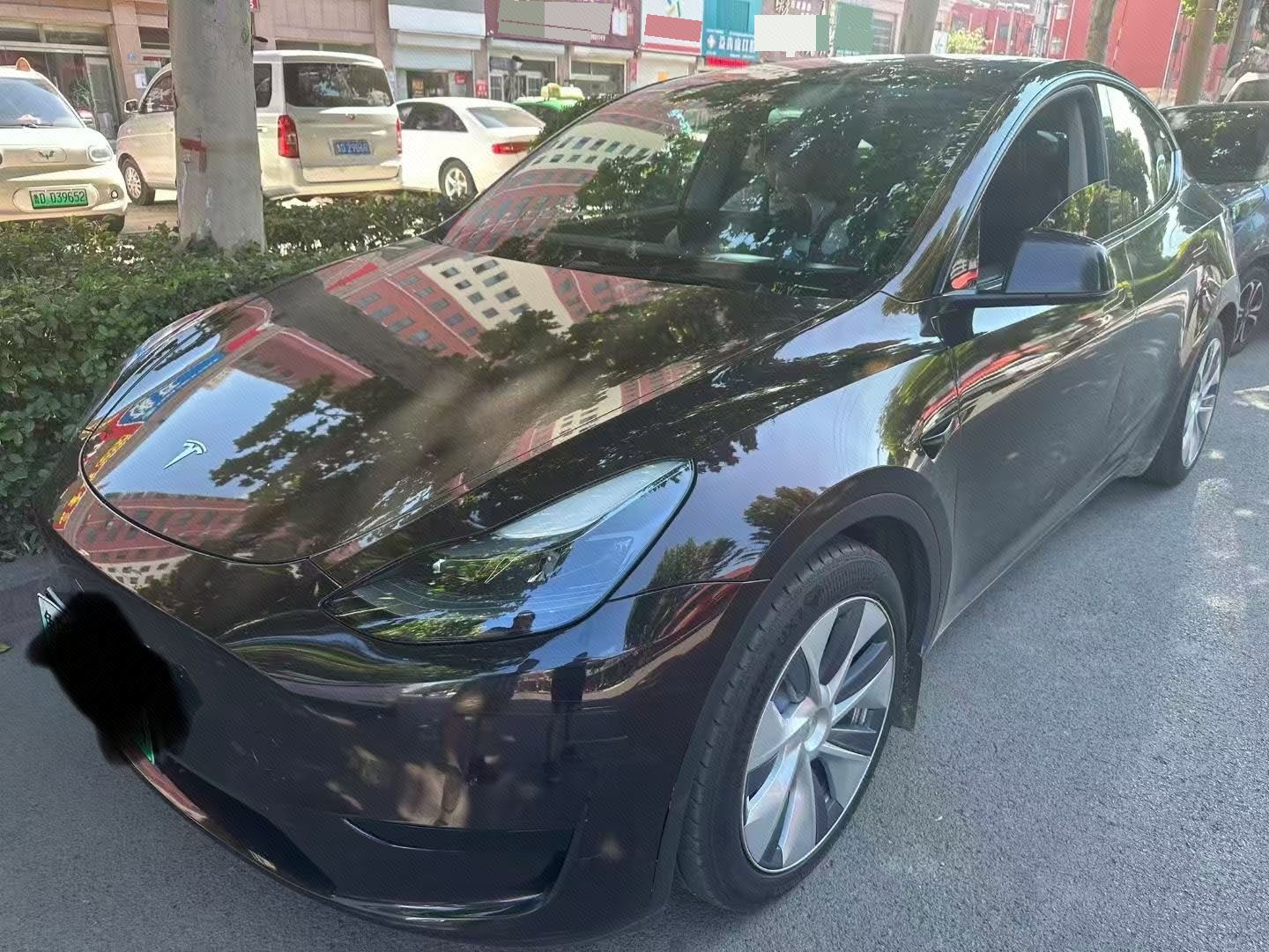 Tesla Model Y 2023 car image 