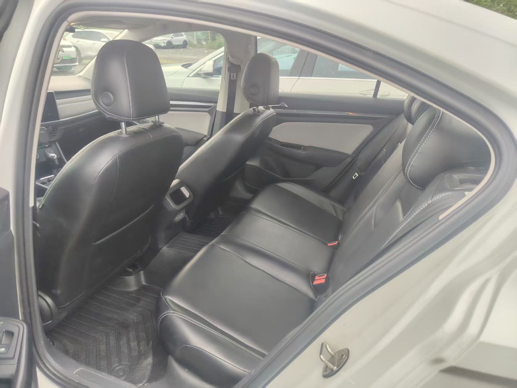 2023 car image #3