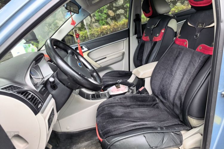 GEELY Emgrand 2015 car image #17