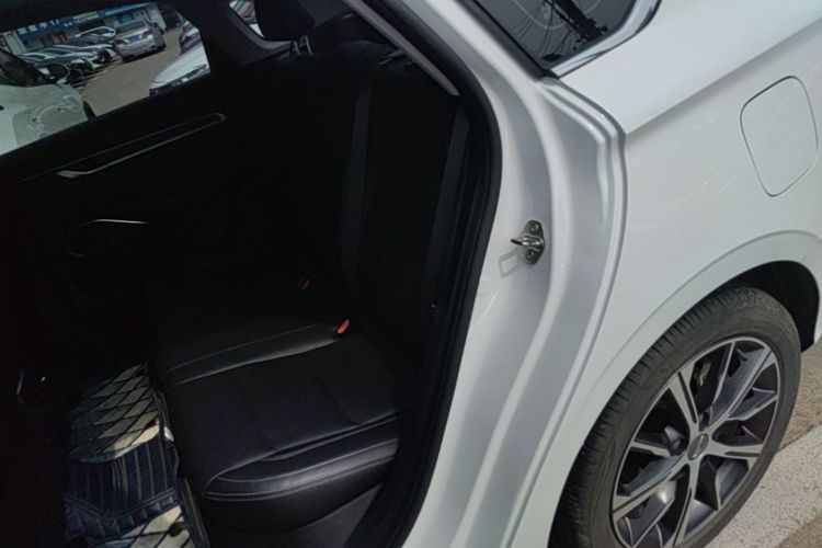 GEELY Emgrand 2021 #17 GEELY Emgrand 2021 car image #17