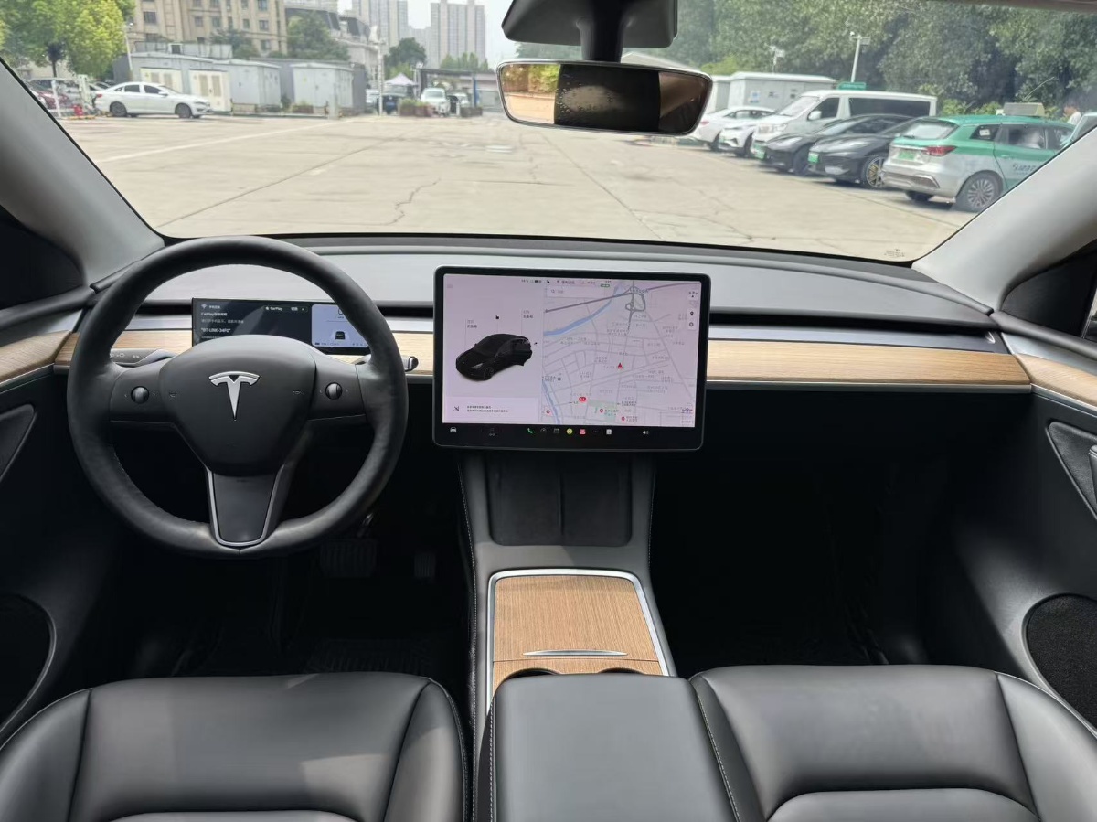 Tesla Model Y 2021 car image #4