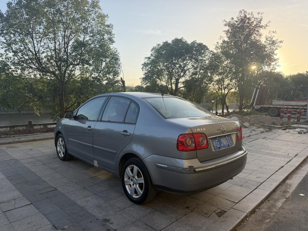 Volkswagen Polo 2010 #4 Volkswagen Polo 2010 car image #4