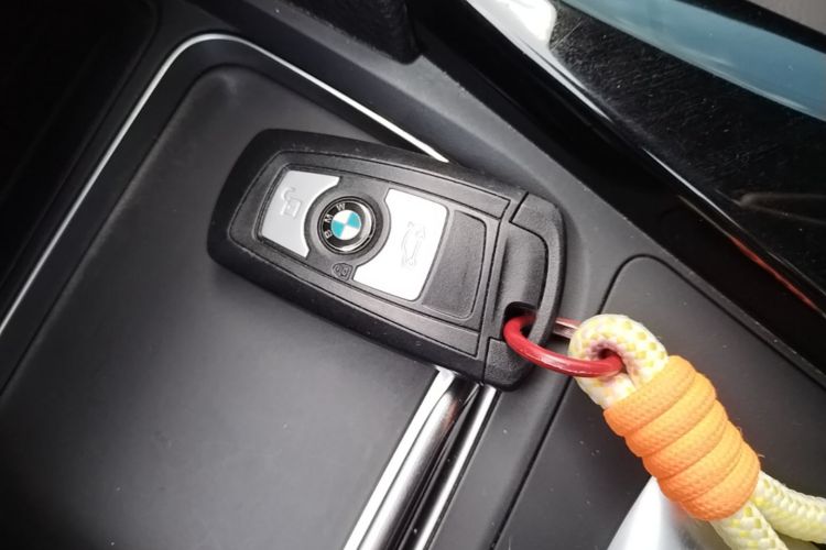 BMW 3 Series 2018 #11 BMW 3 Series 2018 car image #11