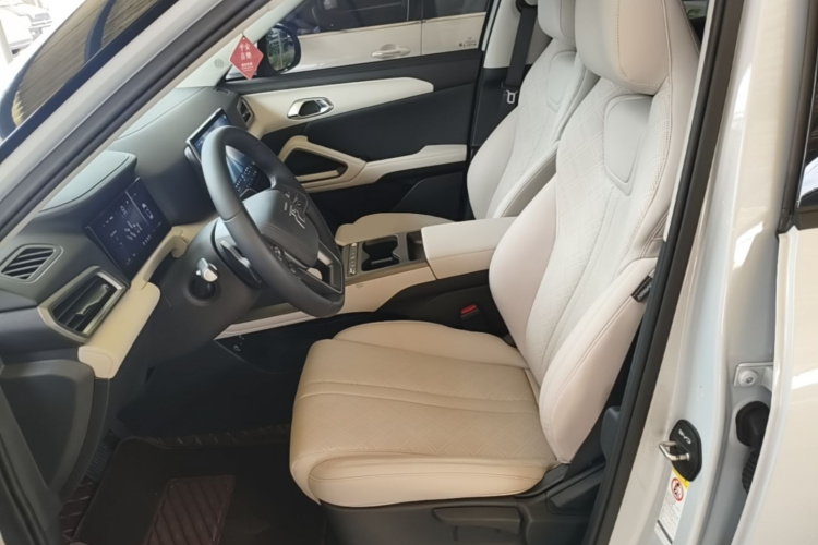 BYD YuanUP 2025 #19 BYD YuanUP 2025 car image #19