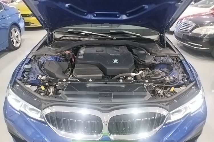 BMW 3 Series 2021 car image #20