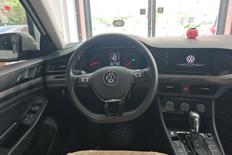 Volkswagen Bora 2022 car image #11