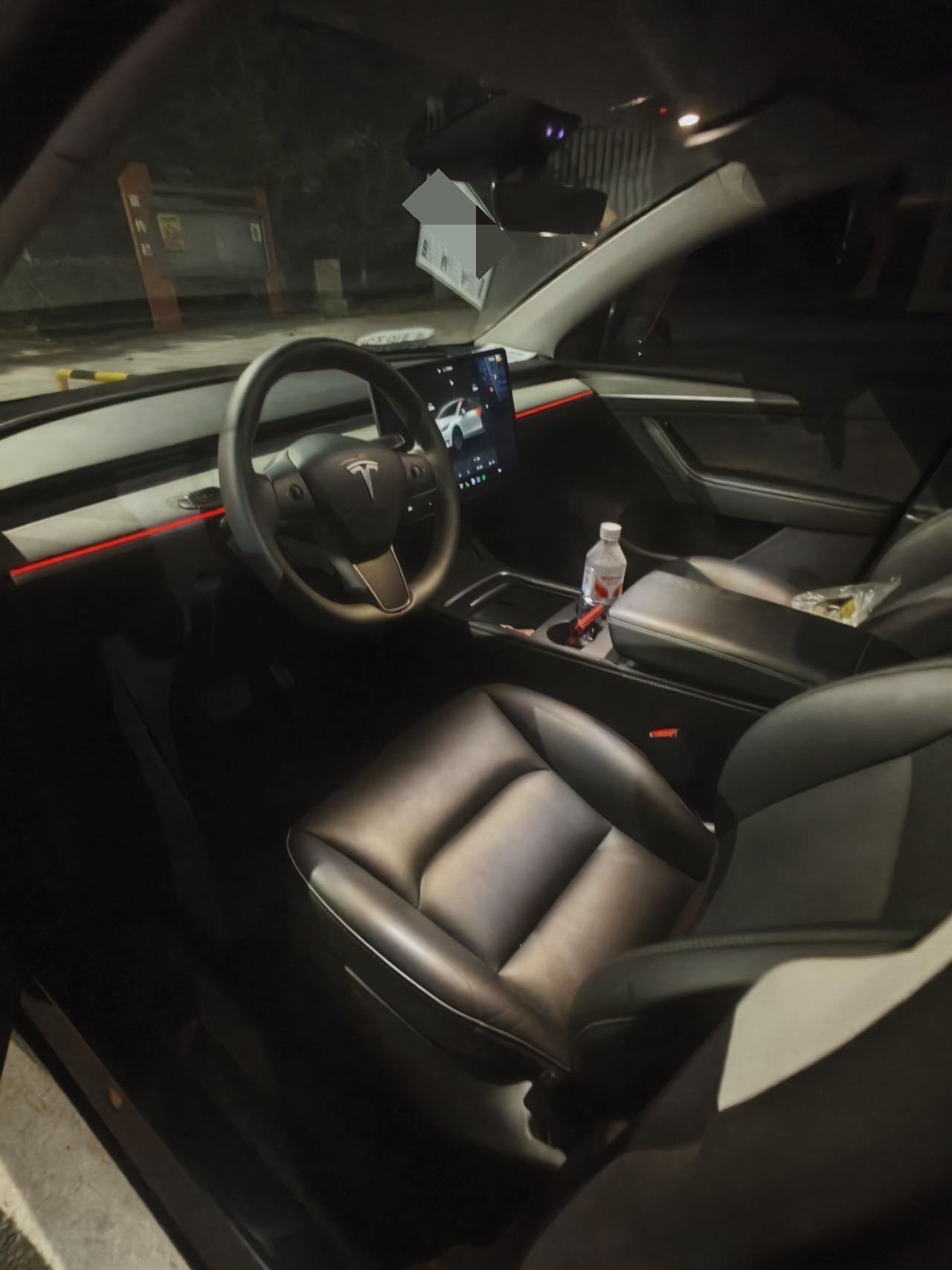 Tesla Model Y 2024 immagine di auto #5
