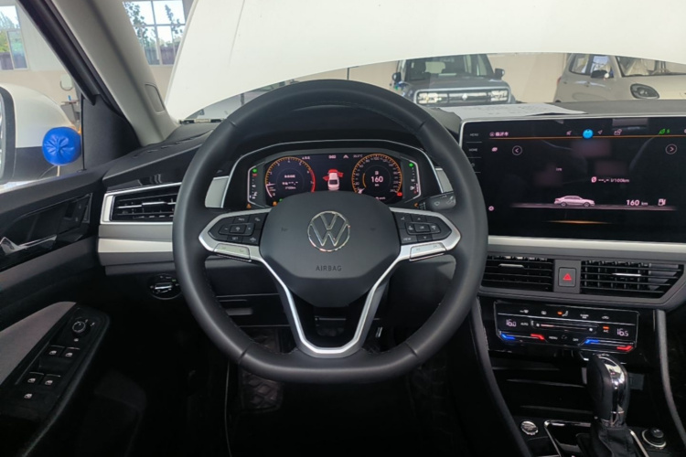 Volkswagen Bora 2024 car image #11