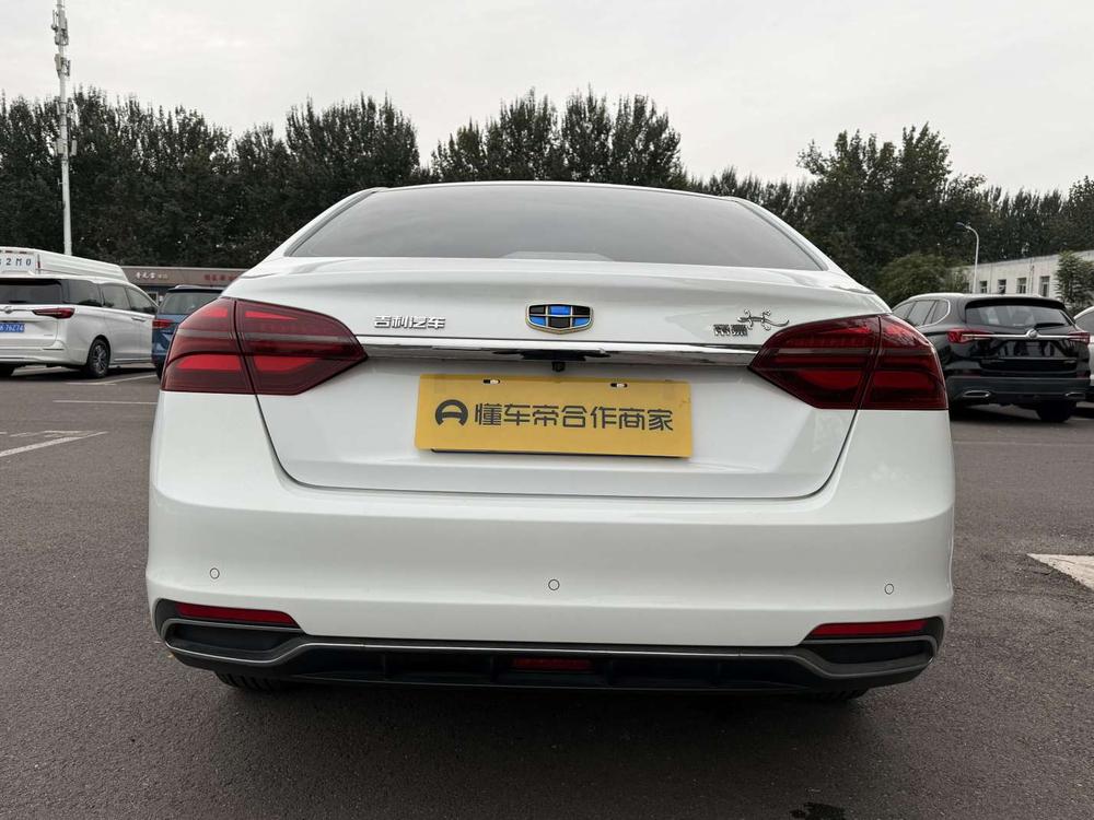 GEELY Emgrand 2018 car image #6