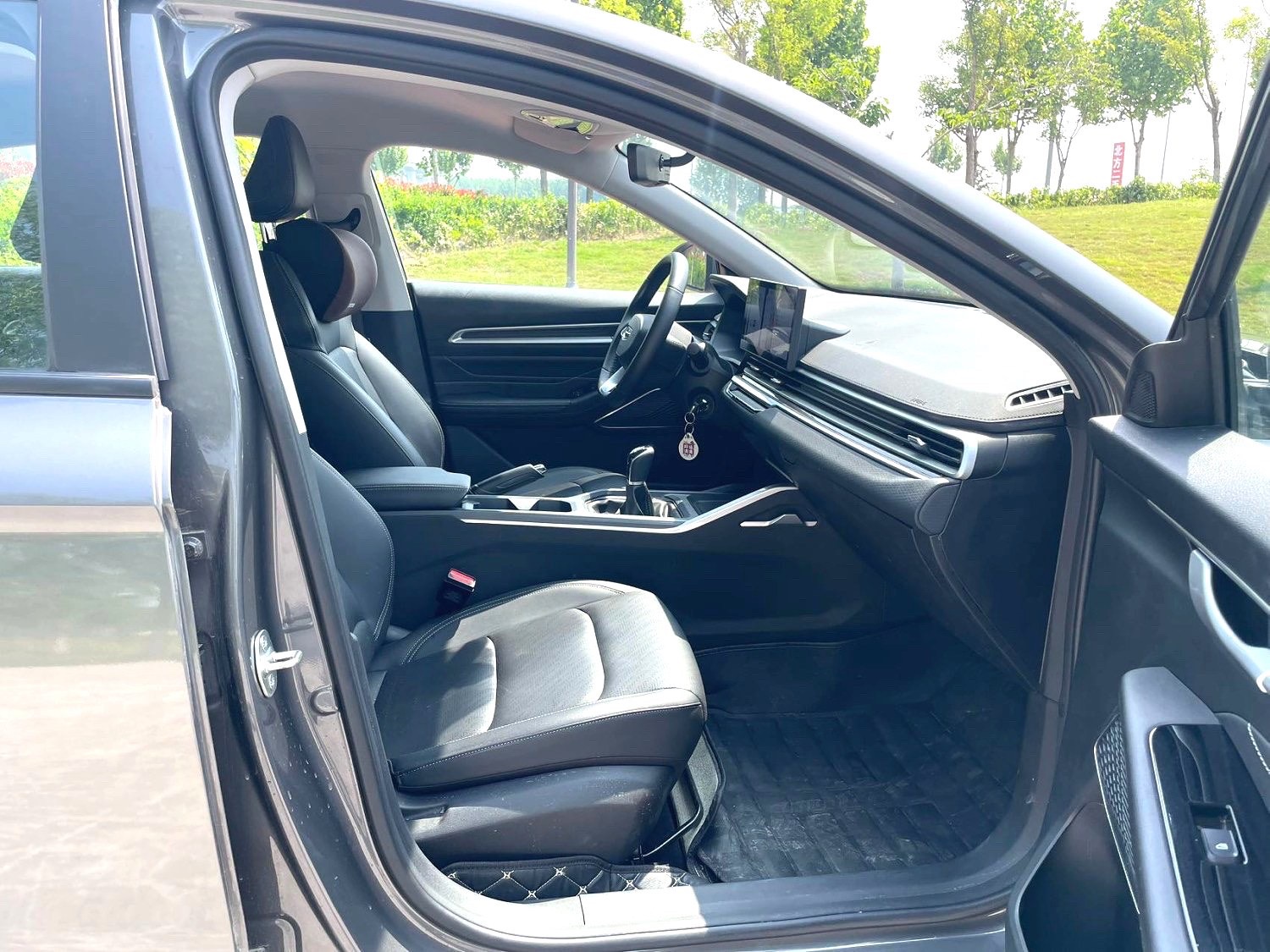 GEELY Emgrand 2023 immagine di auto #12