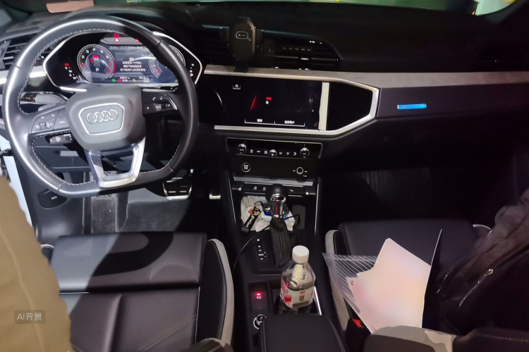 Audi Q3 2024 car image #11