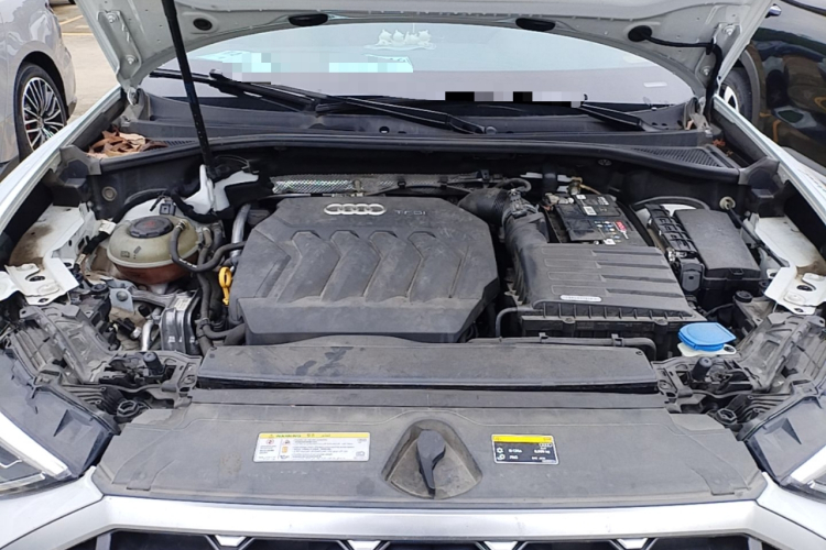 Audi Q3 2020 car image #20