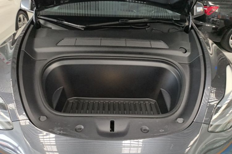 Tesla Model Y 2024 #20 Tesla Model Y 2024 car image #20