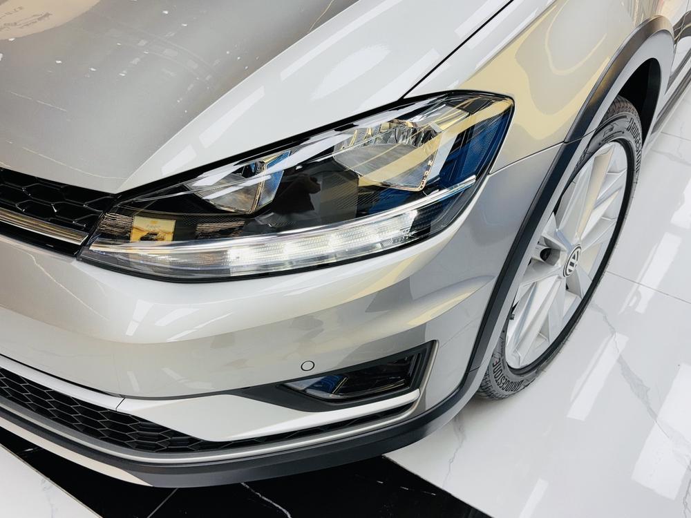 Volkswagen Golf (Imported) 2019 car image #6