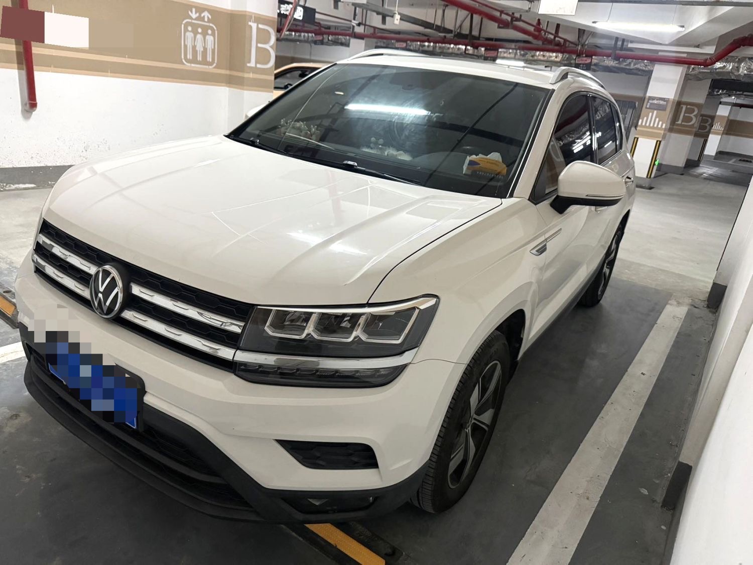 2020 immagine di auto 