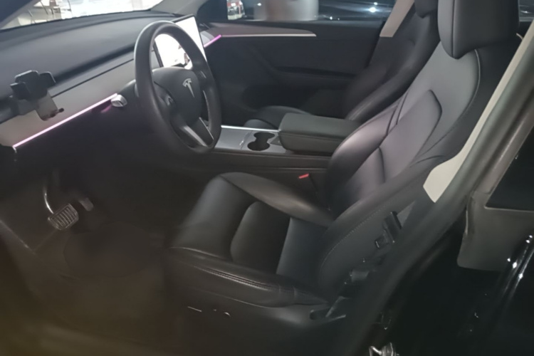 Tesla Model Y 2024 #15 Tesla Model Y 2024 car image #15