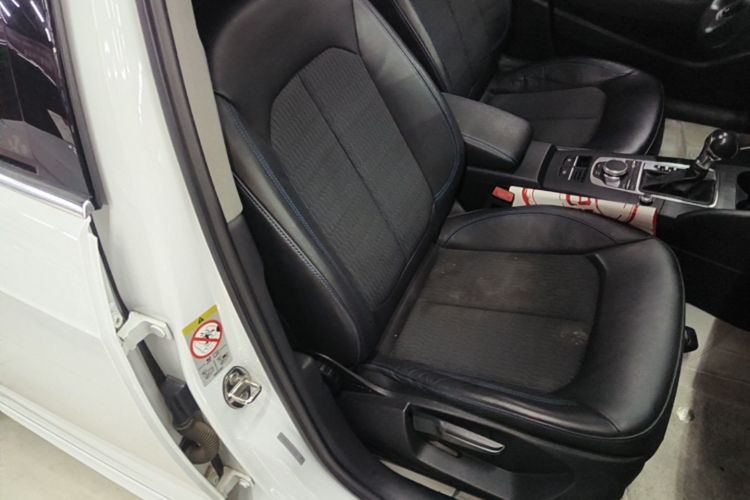 Audi A3 2018 car image #24