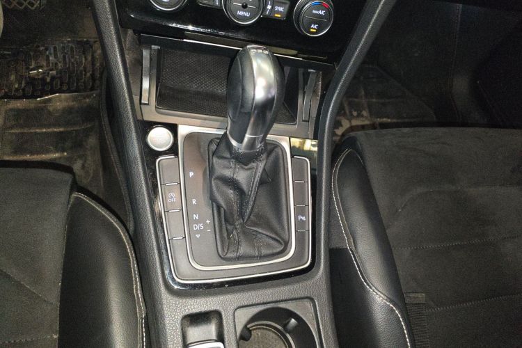 Volkswagen Golf 2016 imagen de coche #14