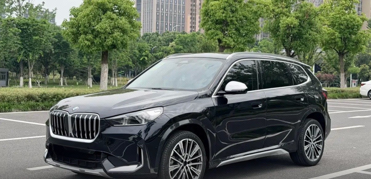 BMW X1 2023 car image 
