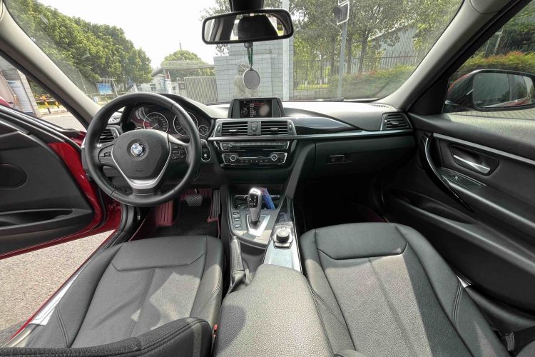 BMW 3 Series 2017 car image #16
