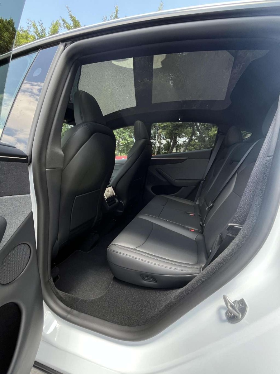 Tesla Model Y 2026 car image #5