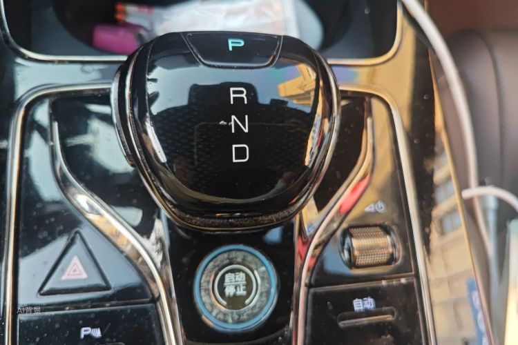 BYD Han 2022 car image #16