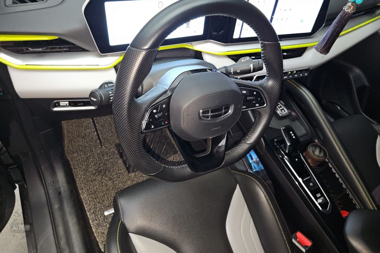 GEELY Coolray 2022 car image #12