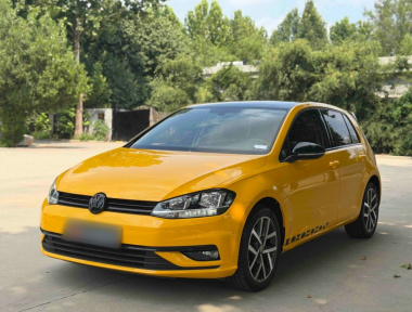Volkswagen Golf 2018 car image 
