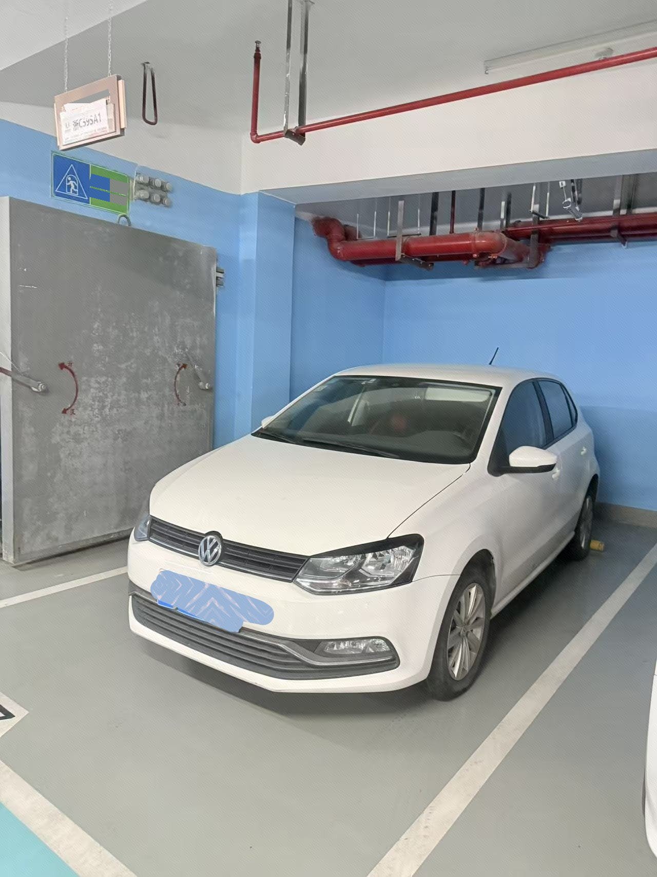 Volkswagen Polo 2016 car image 
