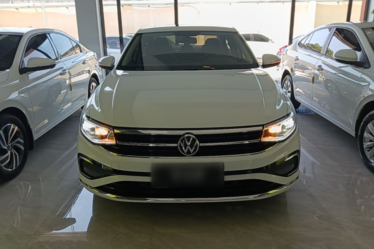 Volkswagen Bora 2022 car image #3