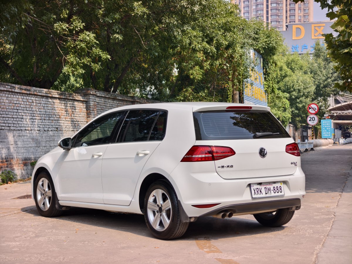 Volkswagen Golf 2015 car image #8
