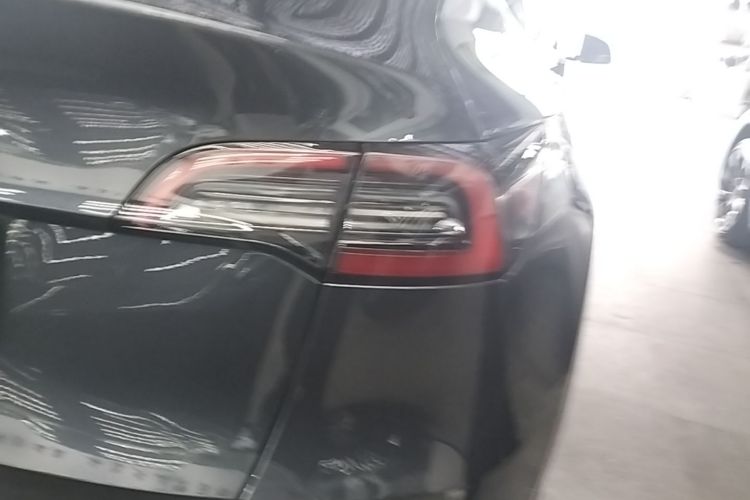 Tesla Model Y 2024 #8 Tesla Model Y 2024 car image #8