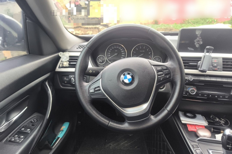 BMW 3 Series GT 2017 изображение автомобиля #12
