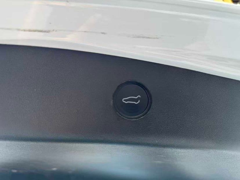 Tesla Model 3 2022 car image #23