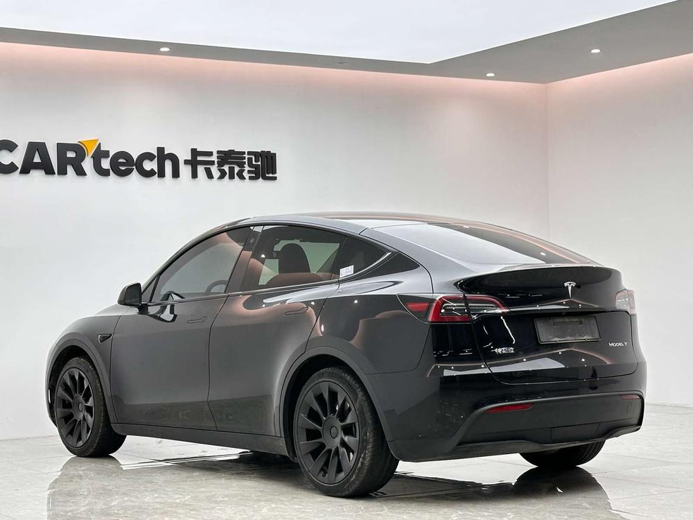 Tesla Model Y 2023 #5 Tesla Model Y 2023 car image #5