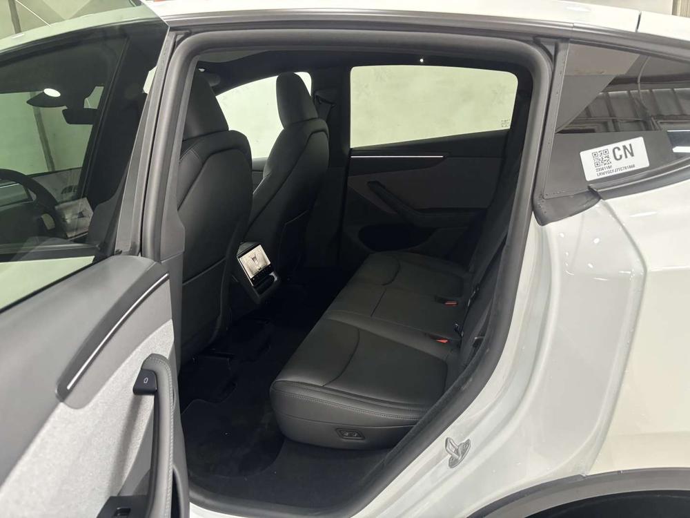 Tesla Model Y 2026 #25 Tesla Model Y 2026 immagine di auto #25