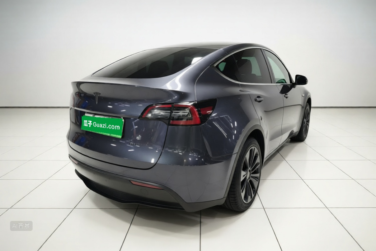 Tesla Model Y 2024 #7 Tesla Model Y 2024 car image #7