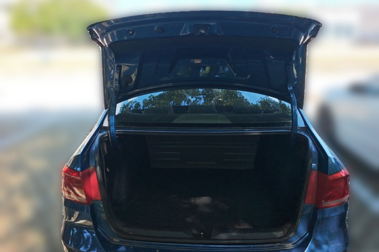 Volkswagen Santana 2015 car image #21