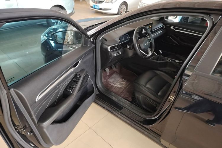 GEELY Emgrand 2021 car image #16