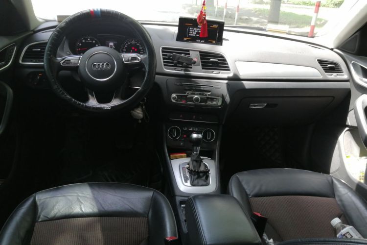 Audi Q3 2017 car image #7