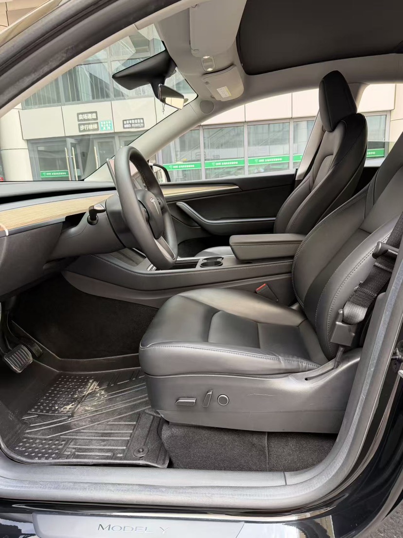 Tesla Model Y 2023 #9 Tesla Model Y 2023 car image #9
