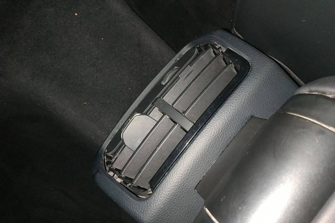 Audi Q3 2023 car image #16