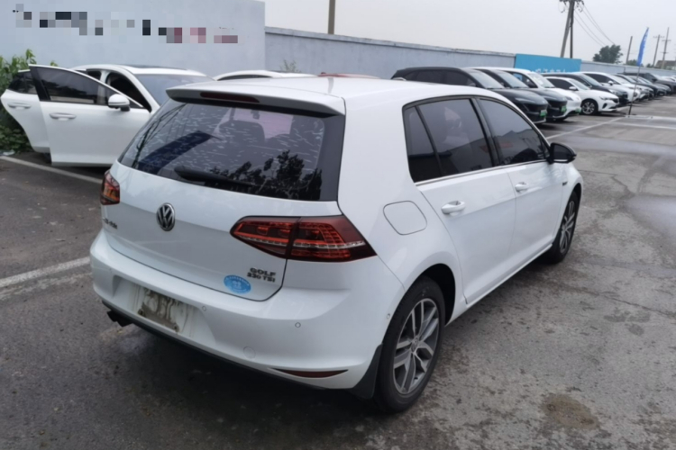 Volkswagen Golf 2017 car image #7